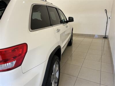 2011 Jeep Grand Cherokee Overland   - Photo 4 - Santa Cruz, CA 95062