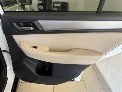 2018 Subaru Outback 2.5i Premium   - Photo 13 - Santa Cruz, CA 95062