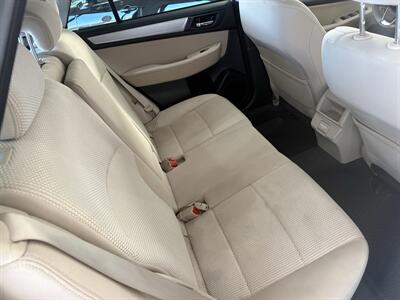 2018 Subaru Outback 2.5i Premium   - Photo 12 - Santa Cruz, CA 95062