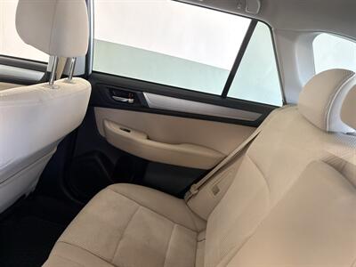 2018 Subaru Outback 2.5i Premium   - Photo 11 - Santa Cruz, CA 95062