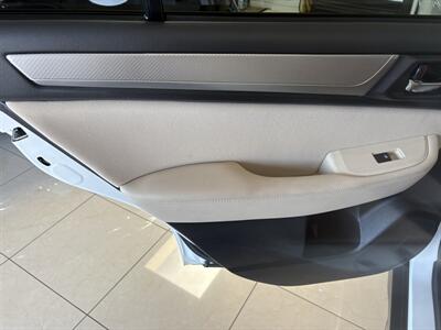 2018 Subaru Outback 2.5i Premium   - Photo 10 - Santa Cruz, CA 95062