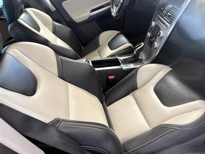 2017 Volvo XC60 T6 Dynamic   - Photo 14 - Santa Cruz, CA 95062