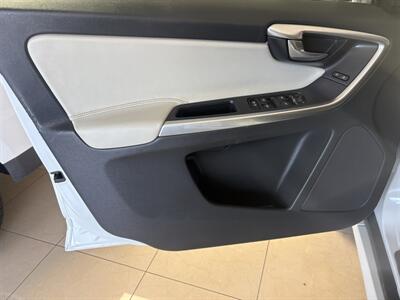2017 Volvo XC60 T6 Dynamic   - Photo 23 - Santa Cruz, CA 95062