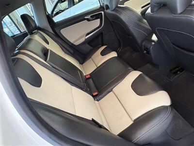 2017 Volvo XC60 T6 Dynamic   - Photo 15 - Santa Cruz, CA 95062