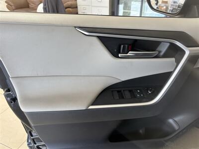 2019 Toyota RAV4 XLE - Photo 18 - Santa Cruz, CA 95062