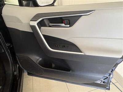 2019 Toyota RAV4 XLE - Photo 15 - Santa Cruz, CA 95062