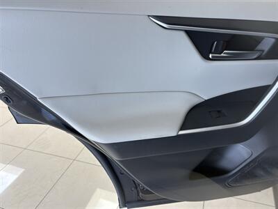 2019 Toyota RAV4 XLE - Photo 17 - Santa Cruz, CA 95062