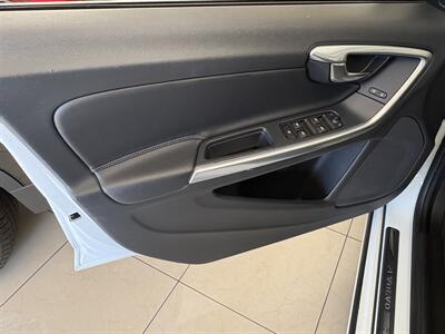 2016 Volvo V60 T5 Drive-E Premier   - Photo 17 - Santa Cruz, CA 95062