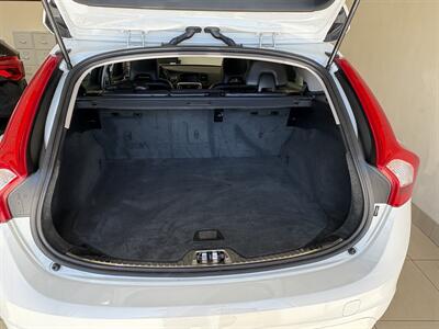2016 Volvo V60 T5 Drive-E Premier   - Photo 8 - Santa Cruz, CA 95062