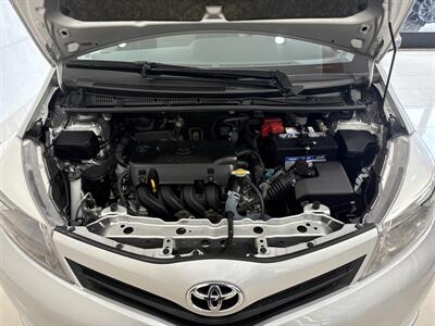 2014 Toyota Yaris 5-Door LE   - Photo 6 - Santa Cruz, CA 95062