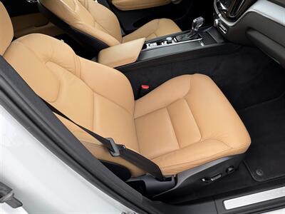 2020 Volvo XC60 T5 Momentum   - Photo 14 - Santa Cruz, CA 95062