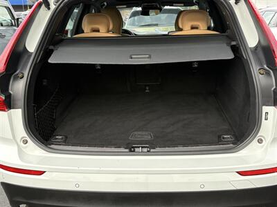 2020 Volvo XC60 T5 Momentum   - Photo 8 - Santa Cruz, CA 95062