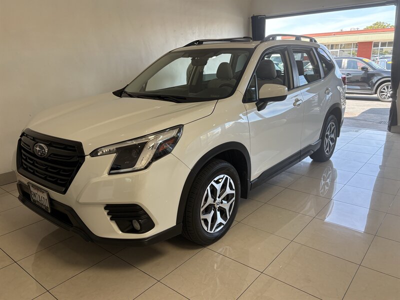 2022 Subaru Forester Premium   - Photo 1 - Santa Cruz, CA 95062