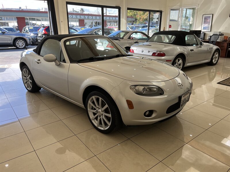 2006 Mazda MX-5 Miata Base photo 2