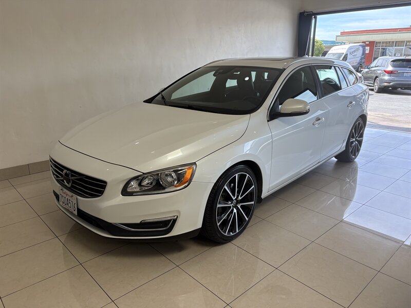 2016 Volvo V60 T5 Drive-E Premier  