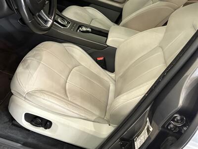 2019 Land Rover Range Rover Evoque SE Premium   - Photo 12 - Santa Cruz, CA 95062