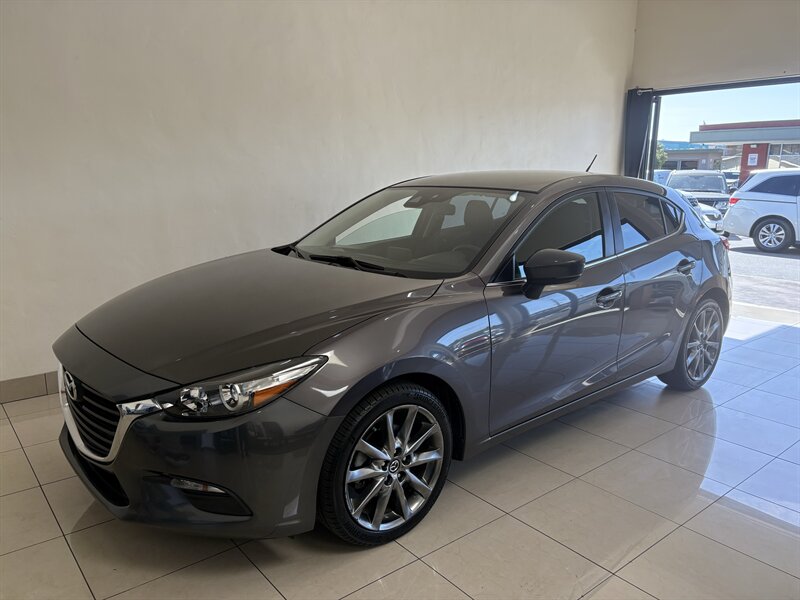 2018 Mazda Mazda3 Touring   - Photo 1 - Santa Cruz, CA 95062