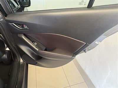 2018 Mazda Mazda3 Touring   - Photo 17 - Santa Cruz, CA 95062