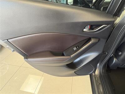 2018 Mazda Mazda3 Touring   - Photo 19 - Santa Cruz, CA 95062