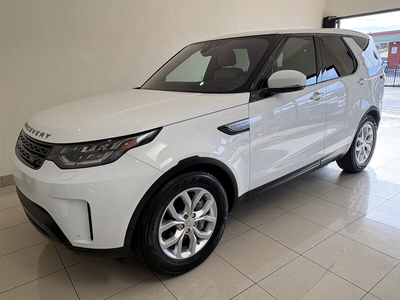 2020 Land Rover Discovery SE  