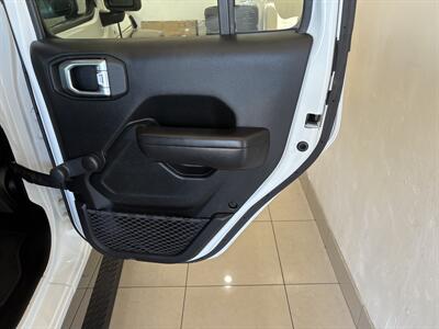 2020 Jeep Wrangler Unlimited Sport   - Photo 16 - Santa Cruz, CA 95062