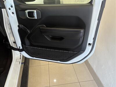 2020 Jeep Wrangler Unlimited Sport   - Photo 17 - Santa Cruz, CA 95062