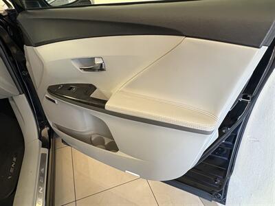 2014 Toyota Venza XLE   - Photo 23 - Santa Cruz, CA 95062