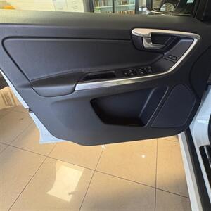 2016 Volvo XC60 T5 Drive-E   - Photo 5 - Santa Cruz, CA 95062