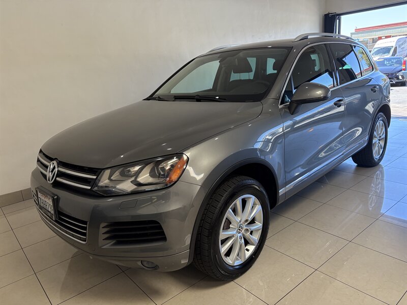 2014 Volkswagen Touareg V6 Sport   - Photo 1 - Santa Cruz, CA 95062