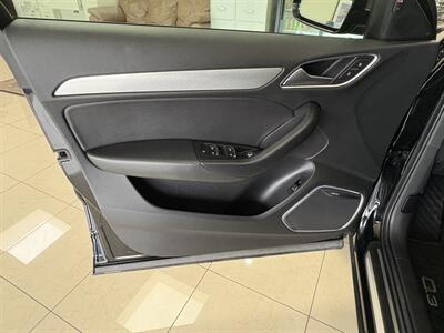 2018 Audi Q3 2.0T quattro Premium Plus   - Photo 21 - Santa Cruz, CA 95062
