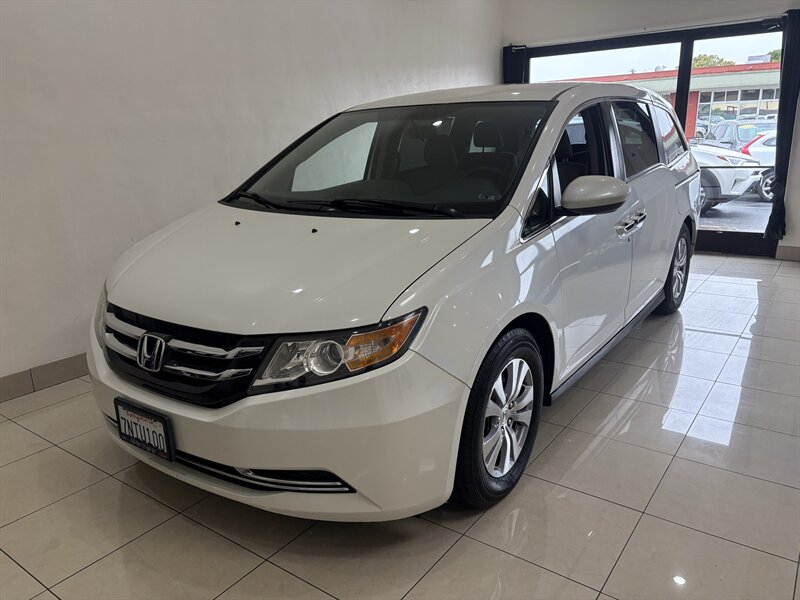 2016 Honda Odyssey SE's photo