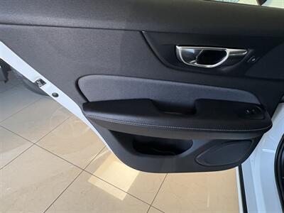 2020 Volvo V60 T5 R-Design   - Photo 21 - Santa Cruz, CA 95062