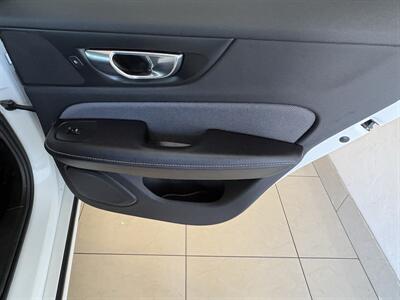 2020 Volvo V60 T5 R-Design   - Photo 20 - Santa Cruz, CA 95062
