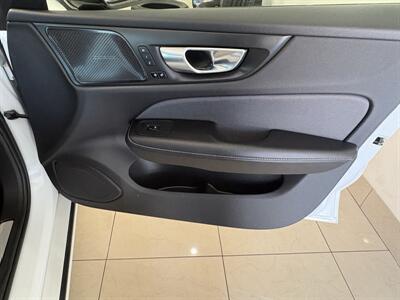 2020 Volvo V60 T5 R-Design   - Photo 19 - Santa Cruz, CA 95062