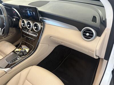 2020 Mercedes-Benz GLC GLC 300   - Photo 16 - Santa Cruz, CA 95062