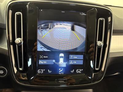 2020 Volvo XC40 T4 Momentum   - Photo 8 - Santa Cruz, CA 95062