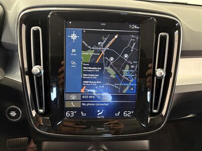 2020 Volvo XC40 T4 Momentum   - Photo 7 - Santa Cruz, CA 95062