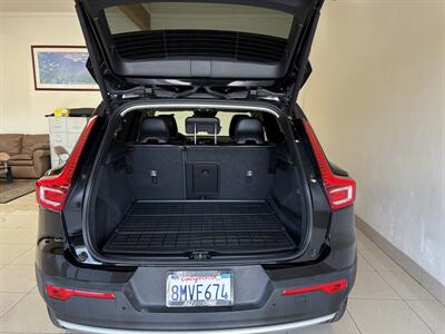 2020 Volvo XC40 T4 Momentum   - Photo 6 - Santa Cruz, CA 95062