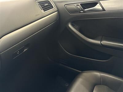 2014 Volkswagen Jetta SEL PZEV   - Photo 16 - Santa Cruz, CA 95062