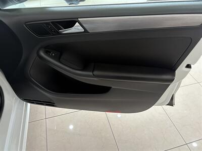 2014 Volkswagen Jetta SEL PZEV   - Photo 18 - Santa Cruz, CA 95062