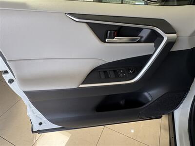 2019 Toyota RAV4 XLE - Photo 21 - Santa Cruz, CA 95062