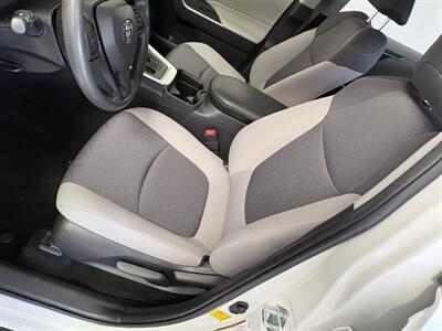 2019 Toyota RAV4 XLE - Photo 17 - Santa Cruz, CA 95062