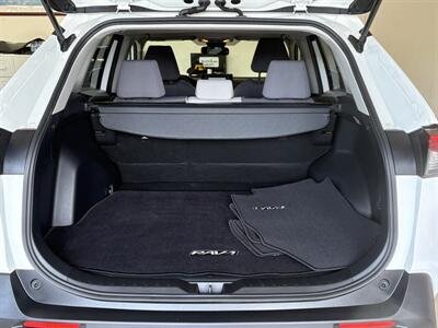 2019 Toyota RAV4 XLE - Photo 5 - Santa Cruz, CA 95062