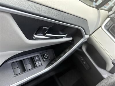 2019 Toyota RAV4 XLE - Photo 16 - Santa Cruz, CA 95062