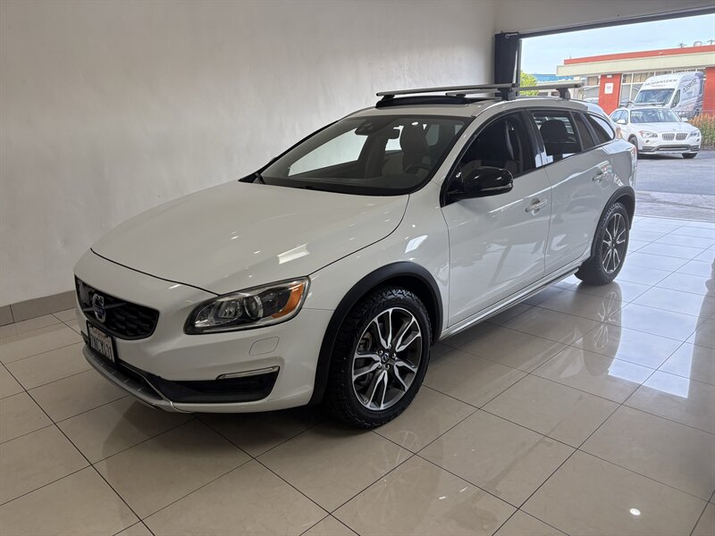 2016 Volvo V60 T5 Platinum   - Photo 1 - Santa Cruz, CA 95062