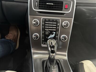 2016 Volvo V60 T5 Platinum   - Photo 12 - Santa Cruz, CA 95062