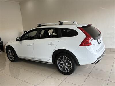 2016 Volvo V60 T5 Platinum   - Photo 2 - Santa Cruz, CA 95062