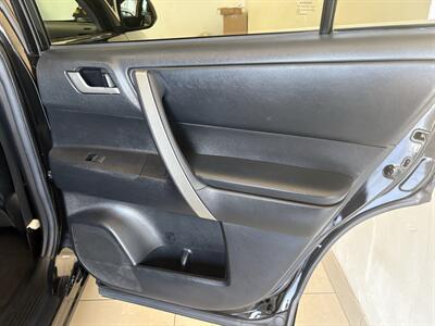 2013 Toyota Highlander SE   - Photo 16 - Santa Cruz, CA 95062