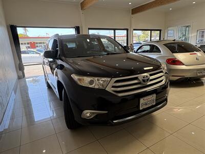 2013 Toyota Highlander SE   - Photo 2 - Santa Cruz, CA 95062