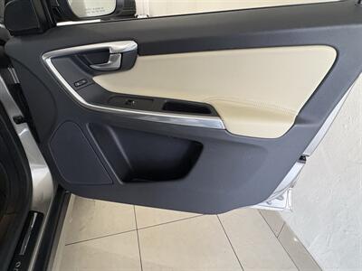 2016 Volvo XC60 T5 Drive-E Platinum   - Photo 23 - Santa Cruz, CA 95062